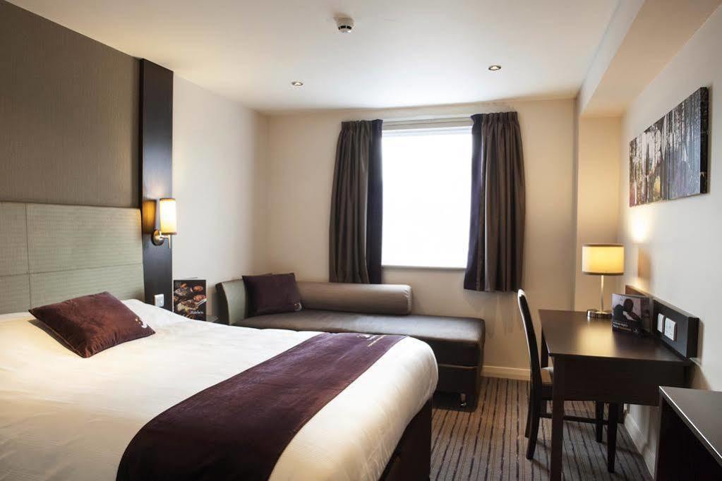 Premier Inn Premier Inn York South West 외부 사진